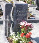 Stein mit senkrechtger Welle