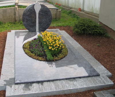 Baum-Ornamentanlage mit Pflanzausschnitt