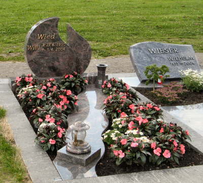 Anlage mit 2-geteiltem Stein