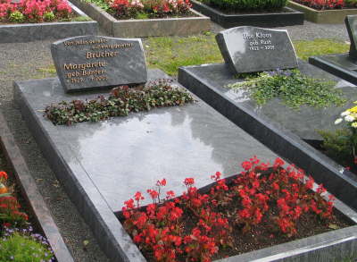 Schweifbogengrabstein