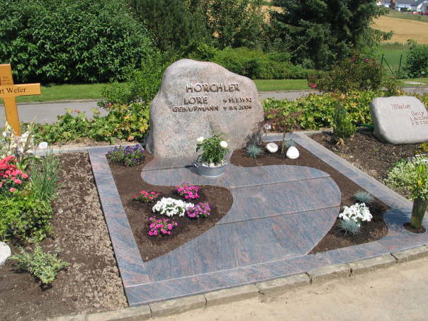 Findling mit Flusslauf